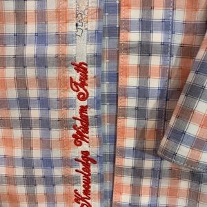 Robert Graham Men’s 100% cotton button up shirt size L